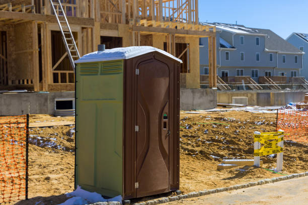 Portable Toilet Options We Offer in Haleyville, AL